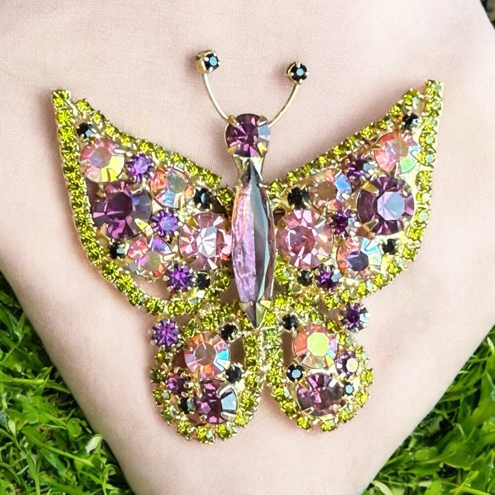 Vintage Juliana D&E Purple Green Rhinestone Butterfly Brooch Figural